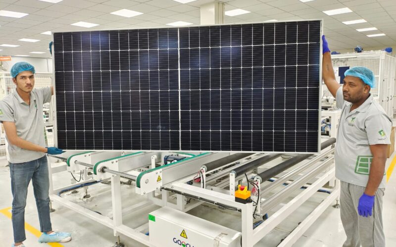 Saatvik Green Energy showcases Advanced Solar Manufacturing Solutions at RenewX 2025